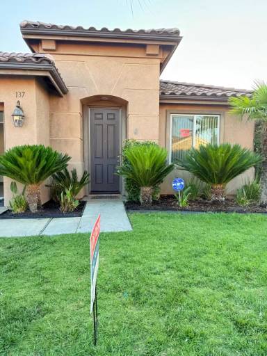 Main picture of 137 Moneda Ct