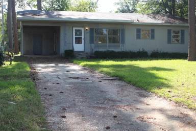 Main picture of 2023 W Broad Ave