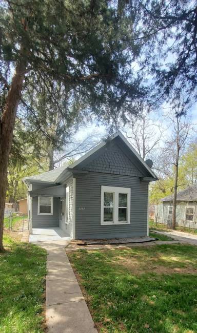 Main picture of 2217 Dudley St