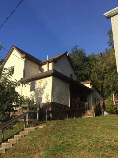 Main picture of 10 Highland Ave