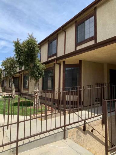 Main picture of 515 W Gardena Blvd