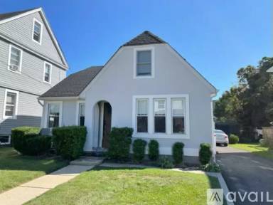 Main picture of 21 Waverly Pl