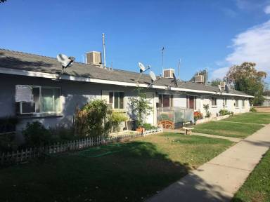 Main picture of 03 - 19 E San Joaquin St