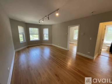 Main picture of 2508 W North Shore Ave