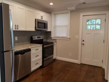 Main picture of 39 W Walnut Park