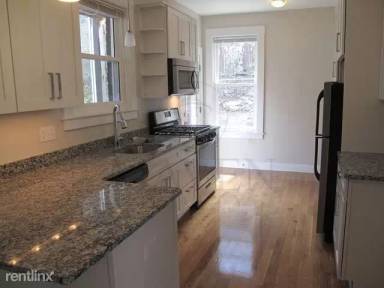 Main picture of 10 Montrose St