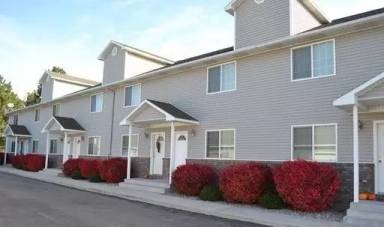Main picture of 2085 Alan St