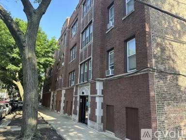 Main picture of 6422 N Greenview Ave