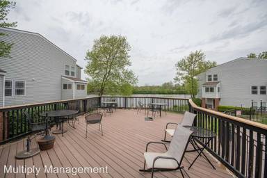 Main picture of Lakes Edge