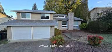Main picture of 10510 NE 58th St