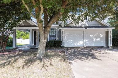 Main picture of 240 Creekview Dr