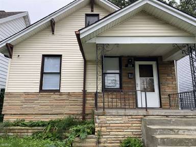 Main picture of 38 E Savannah St