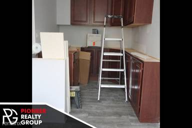 Main picture of 6930,6954,6971,6975 N Greenview Ave Apartments