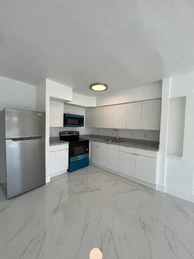 Main picture of 1979 N Glades Dr