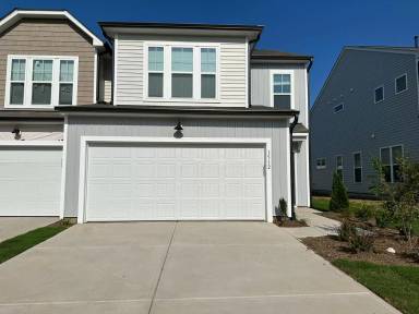 Main picture of 1512 Smoky Mountains St