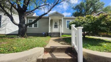 Main picture of 1306 Henning Ave