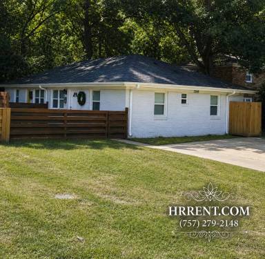 Main picture of 2249 Paris St