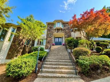 Main picture of 18132 Westview Dr
