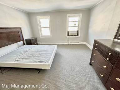 Main picture of 2220 Summer St