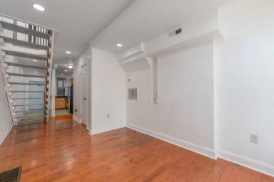 Main picture of 864 Carroll St