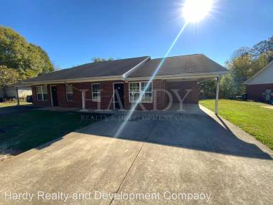Main picture of 2703 Lakeridge Cir NW