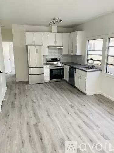 Main picture of 3915 Clarke St