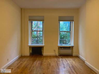 Main picture of 428 E 81st St