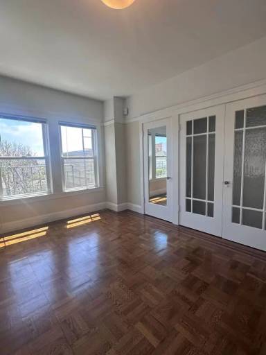 Main picture of 2563 Clay St