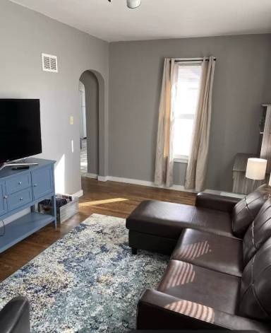Main picture of 111 N Black River St