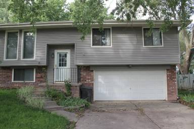 Main picture of 1010 W Leon Dr