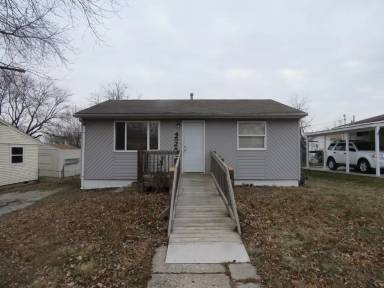 Main picture of 4505 N Forest Ave