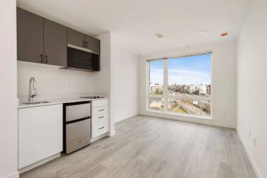 Main picture of 3019 S Angeline St