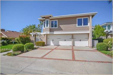 Main picture of 25562 La Mirada St