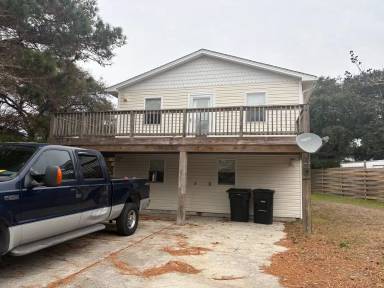 Main picture of 803 Swan St
