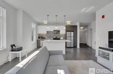 Main picture of 325 Summit Ave