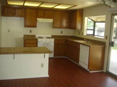 Main picture of 2854 S Walker Ave