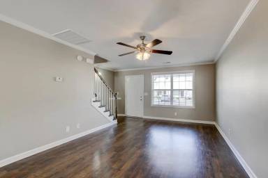 Main picture of 322 Sam Houston Cir