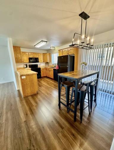 Main picture of 1122 E 300 S