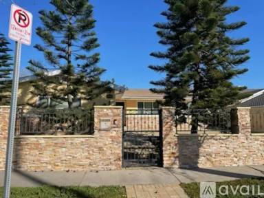 Main picture of 14237 Gault St
