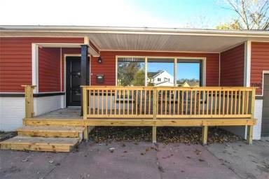 Main picture of 706 N Mount Olive St
