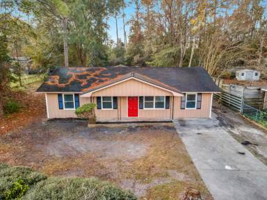Main picture of 701 Lee Rd