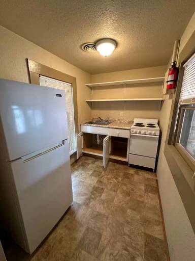 Main picture of 20 Peach Ave