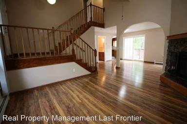 Main picture of 8731 Beachwood Dr