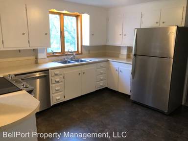 Main picture of 235 Middle Rd