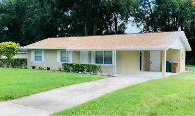 Main picture of 2810 SW 16th Pl