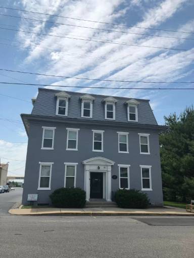 Main picture of 347 N Railroad St