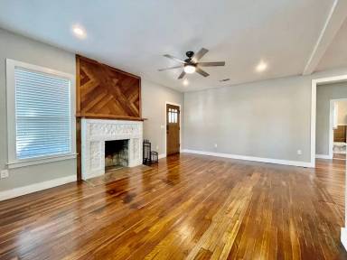 Main picture of 123 N Mitchell St