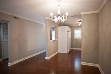 Main picture of 1513 E Franklin St