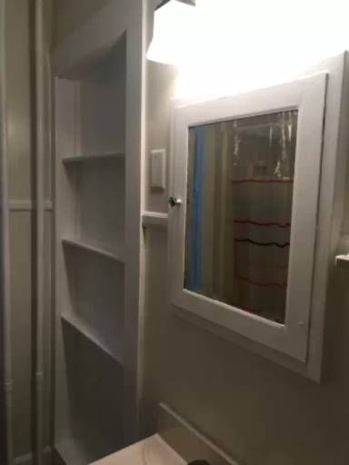 Main picture of 918 1/2 Court St