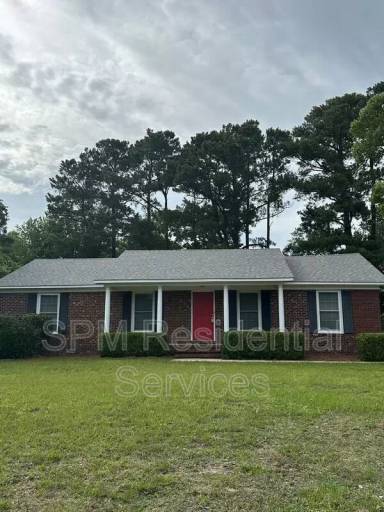 Main picture of 305 Ilex Dr